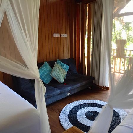 Bintang Tiga Bungalows Гили-Эйр Экстерьер фото