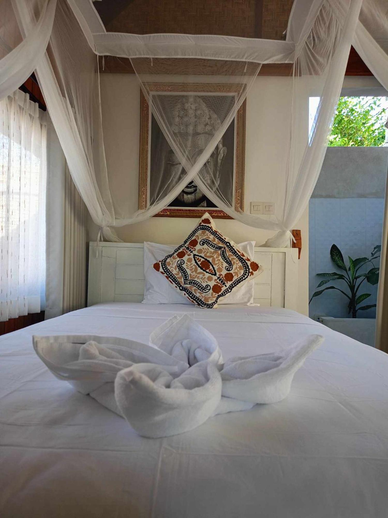Bintang Tiga Bungalows Гили-Эйр Экстерьер фото