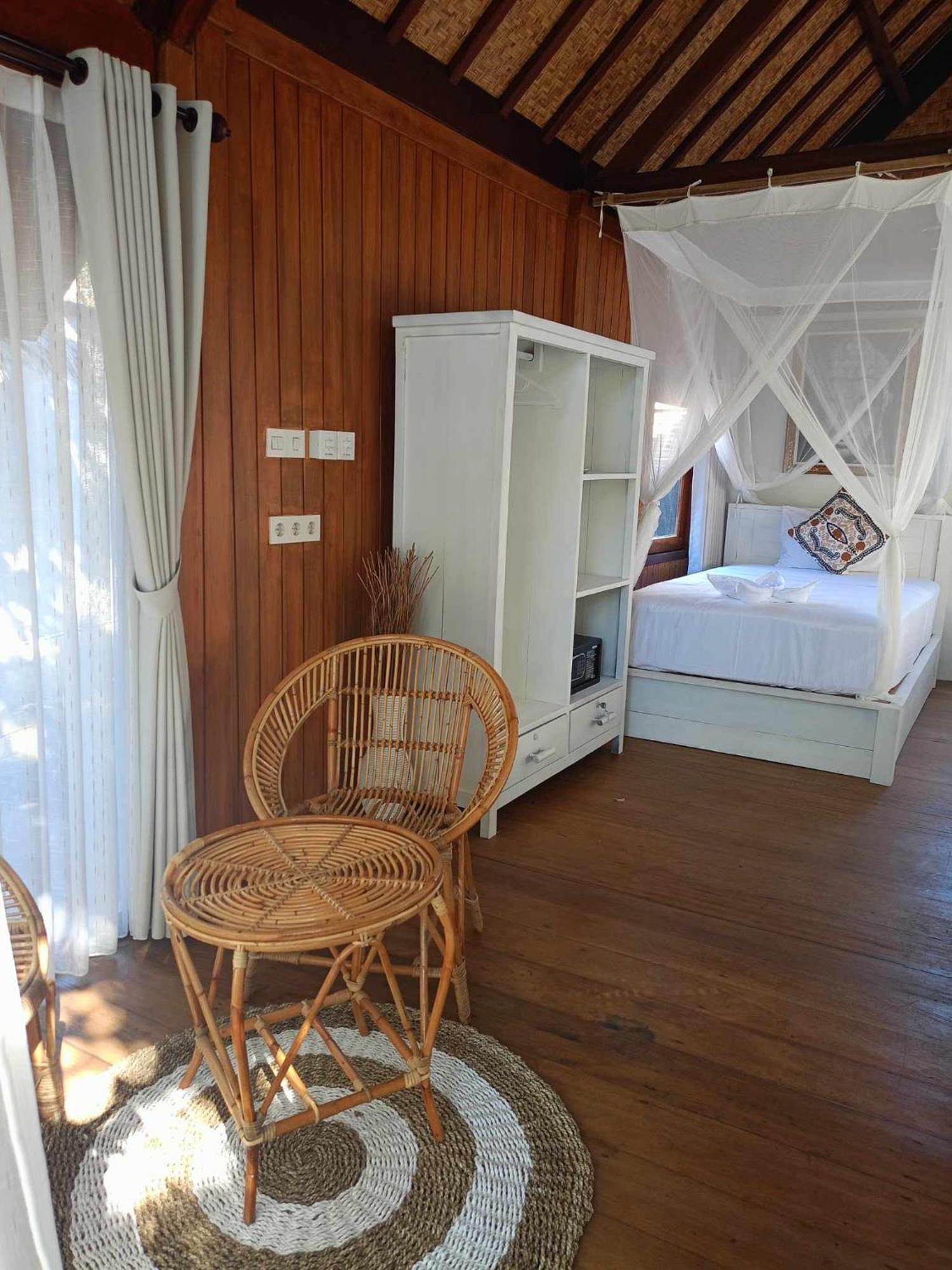 Bintang Tiga Bungalows Гили-Эйр Экстерьер фото