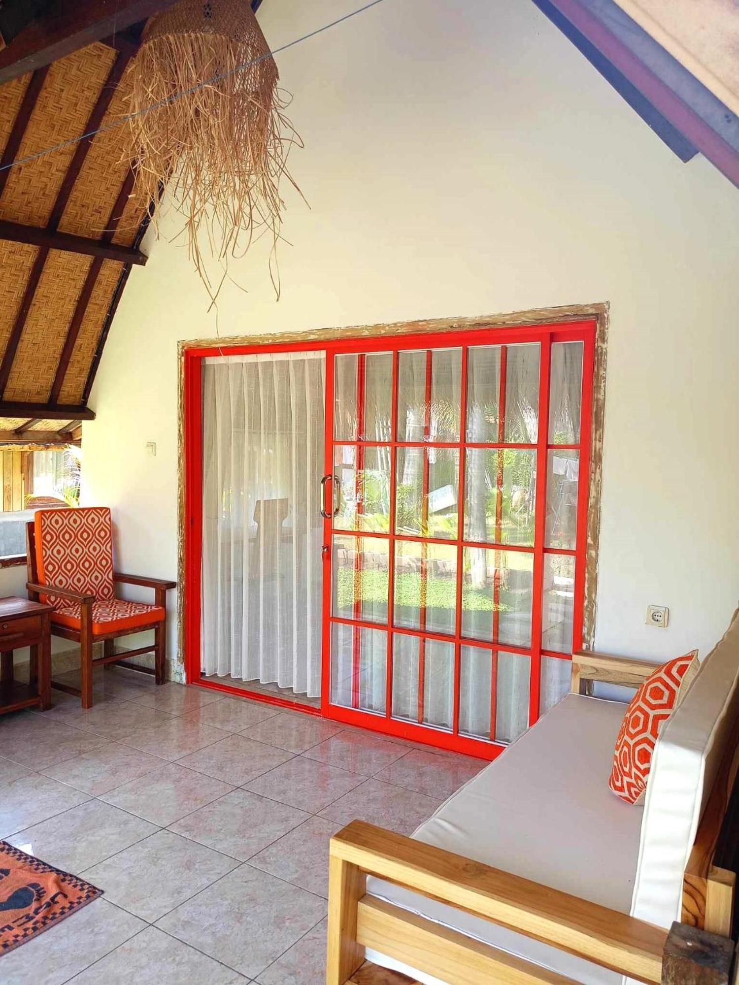 Bintang Tiga Bungalows Гили-Эйр Экстерьер фото