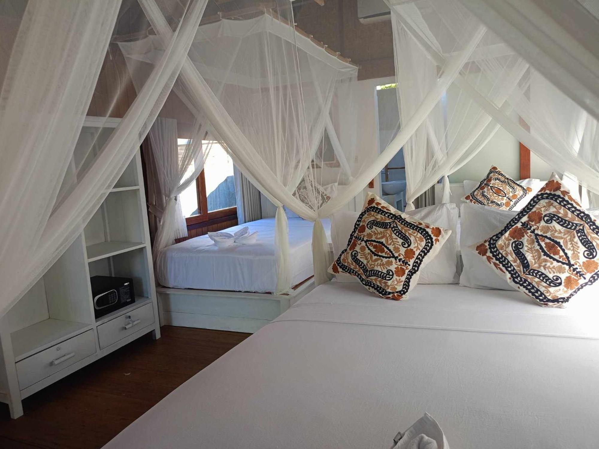 Bintang Tiga Bungalows Гили-Эйр Экстерьер фото