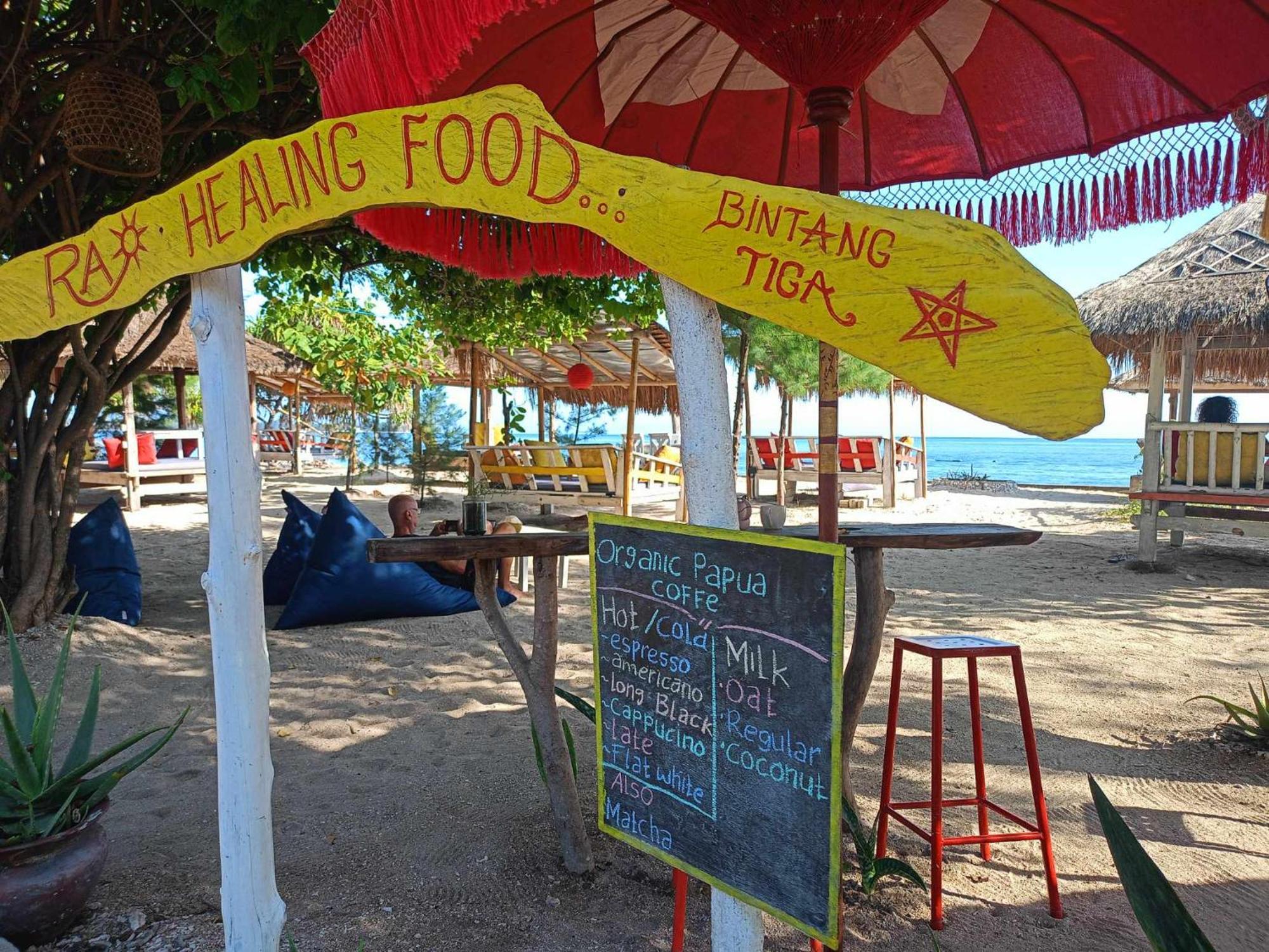 Bintang Tiga Bungalows Гили-Эйр Экстерьер фото