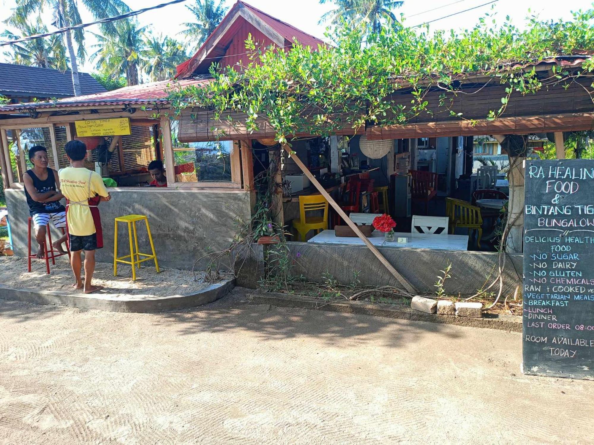 Bintang Tiga Bungalows Гили-Эйр Экстерьер фото