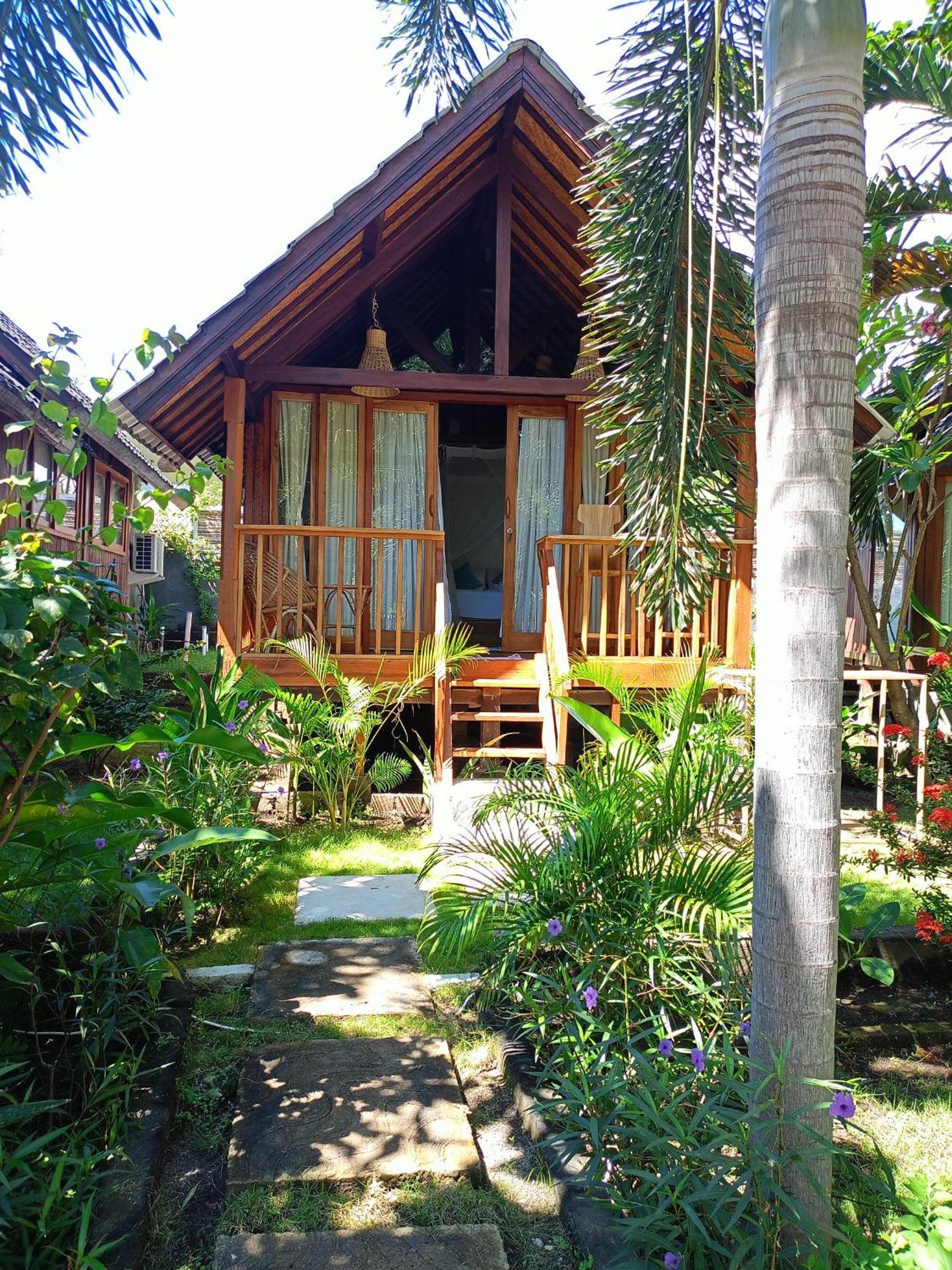 Bintang Tiga Bungalows Гили-Эйр Экстерьер фото