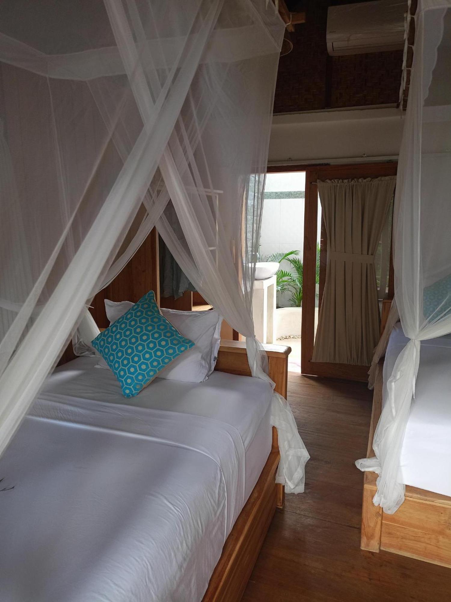 Bintang Tiga Bungalows Гили-Эйр Экстерьер фото