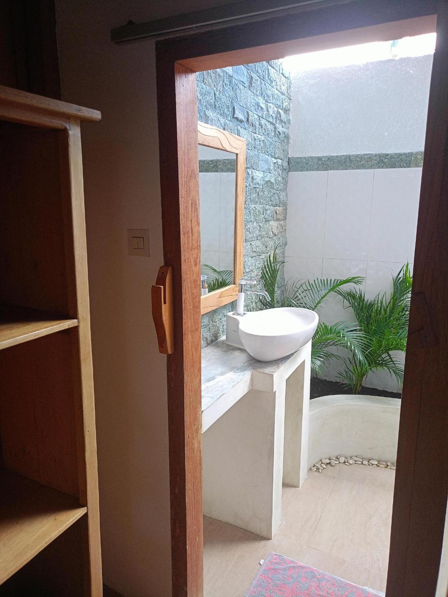 Bintang Tiga Bungalows Гили-Эйр Экстерьер фото
